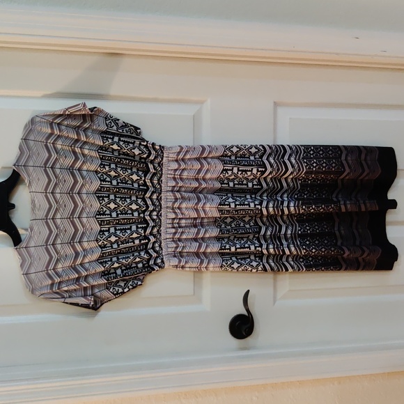 New Directions Women's Short Sleeve Black White Gray Dress Small - Picture 2 of 4